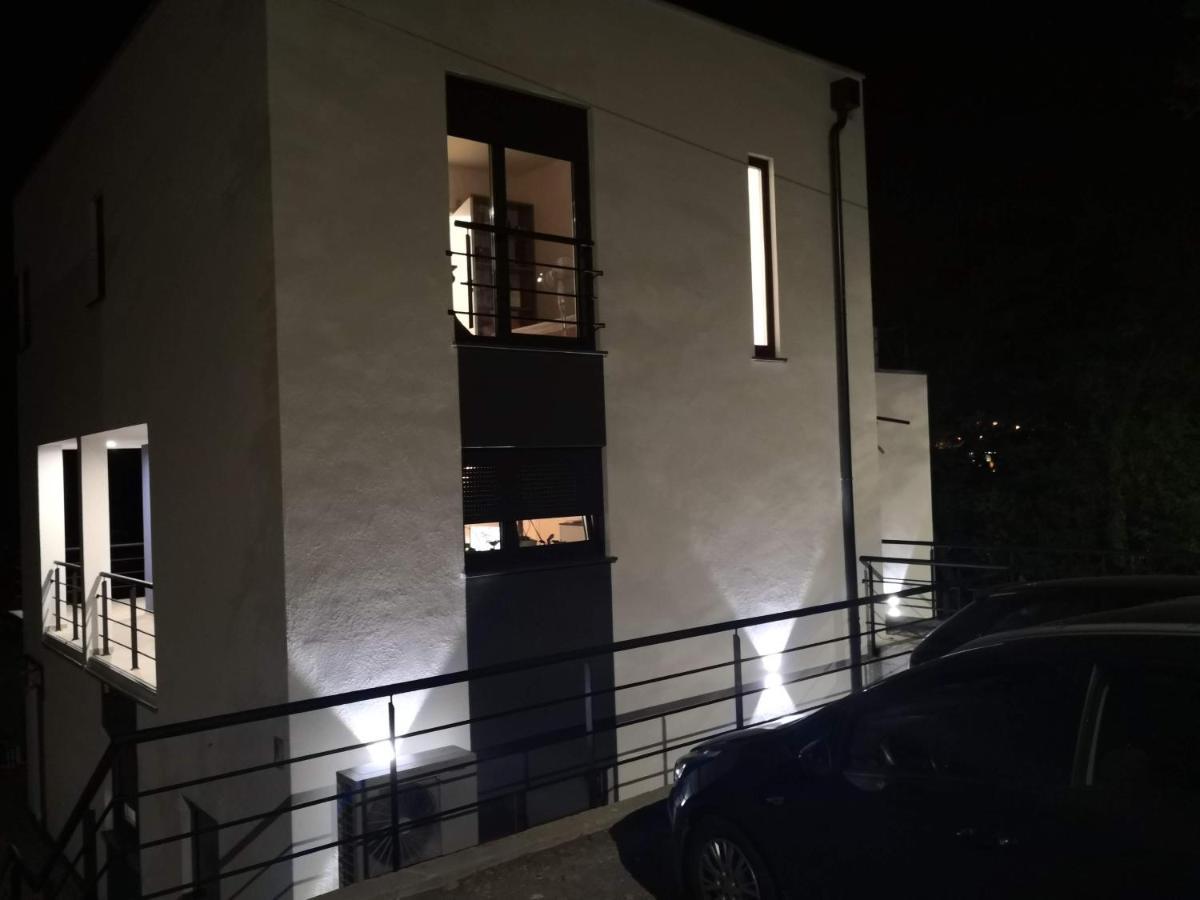 Apartment In An Urban *